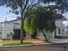 Casa térrea em ótima localização