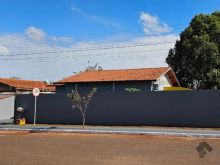 Casa em frente à Praça do Jatobá