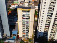 Amplo e rico em planejados no Camillo Boni