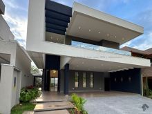 Sobrado com 4 suítes no Residencial Damha 4 em Campo Grande