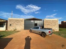 Galpão na avenida principal do bairro