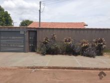 Casa com 3 dormitórios sendo 1 suíte na região do Pioneiros