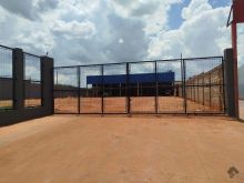 Galpão com amplo pátio - para oficina ou logística