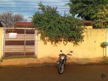 Casa grande 3 quartos - sendo 1 suíte - não financia