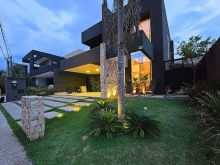 Porteira fechada - 3 suítes - piscina - 396 m²