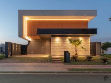 Com móveis planejados - energia fotovoltaica e escritório