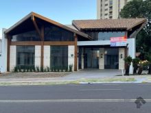 Lindo prédio de esquina com 863,74 m²