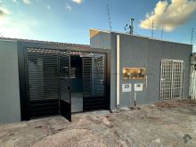 Casa com salão comercial - bairro Jóquei