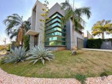 Sobrado amplo com suíte master e lazer completo