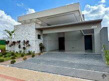 Casa moderna e aconchegante em condomínio fechado