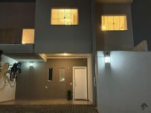 Sobrado em condomínio rico em armários