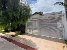 Casa térrea com piscina e energia solar - Carandá Bosque III