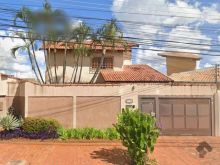 Excelente sobrado no Carandá Bosque