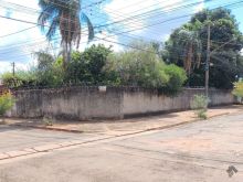 Terreno de esquina - murado - asfalto