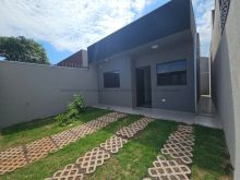 1 suíte - 1 quarto - sala e terreno gramado amplo