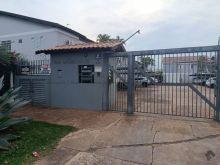 Apartamento térreo e reformado