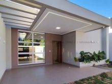 Casa com três quartos - sendo uma suíte