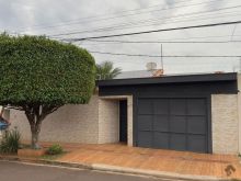 Piscina aquecida com spa e sauna