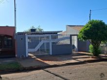 Excelente casa de bairro