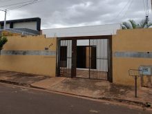 Asfalto - quintal espaçoso - aceito veículo