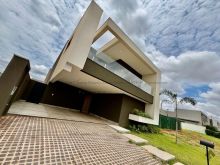 Amplo sobrado no Alpha 4 com 4 suítes