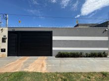 Porteira fechada com lote de sobra