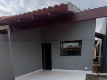Casa com suíte - garagem coberta - asfalto