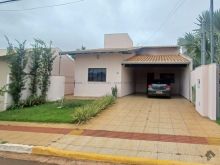 Casa térrea em condomínio