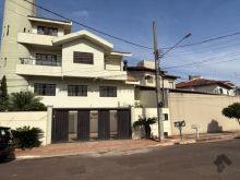 4 suítes - 2 piscinas - 6 garagens - vista panorâmica