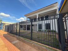 Sobrado com dupla aptidão