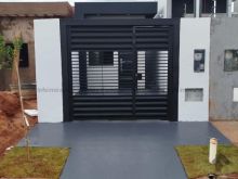 Casa com quintal grande