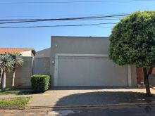 Casa térrea porteira fechada