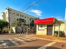 Apartamento completo de armários