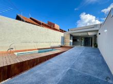 Casa moderna e sofisticada com piscina