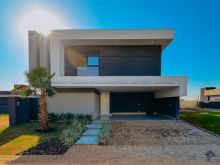 Alphaville - moderna e imponente