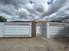 Casa Térrea com 02 Quartos e 01 Suíte