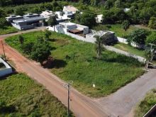 Terreno de esquina no Solar dos Lagos I