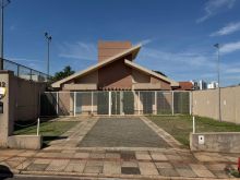 Sala/consultório em condomínio térreo