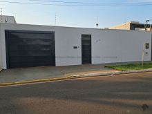 Casa - 1 suíte e 1 quarto