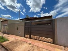 Casa com 2 quartos e 1 suíte