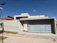 Casa térrea recém construída no Carandá