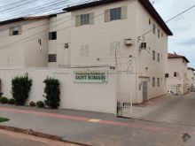 Apartamento térreo - 2 quartos e armário na cozinha