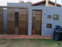 Lindíssima casa semi nova - com suíte e varanda