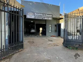 Casa Comercial