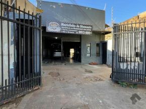Casa Comercial