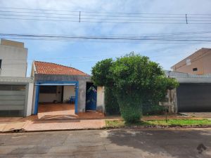 Casa-Térrea em Jardim Jacarandá