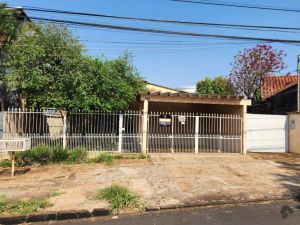 Casa-Térrea em Vila Célia