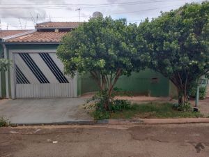 Casa-Térrea em Vila Ipiranga