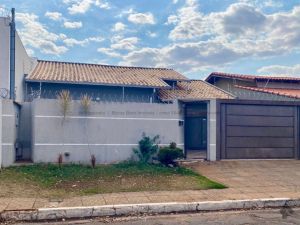 Casa-Térrea em Carandá Bosque I
