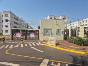 Apartamento em Pioneiros